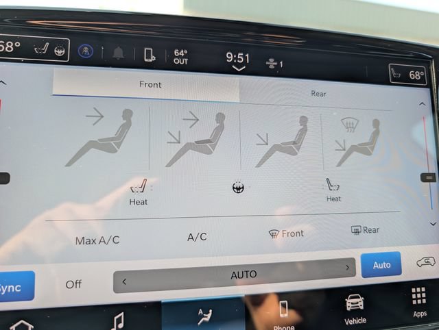 Used 2024 Chrysler Pacifica Touring-L FWD image 24