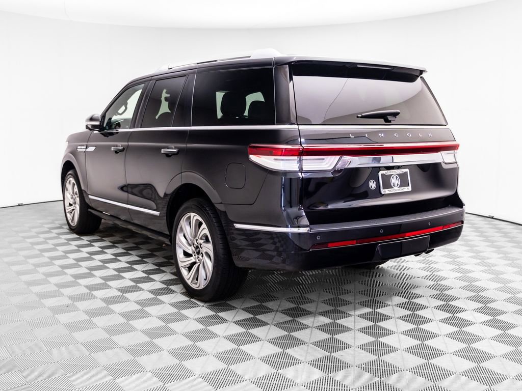 Used 2024 Lincoln Navigator Reserve video 3