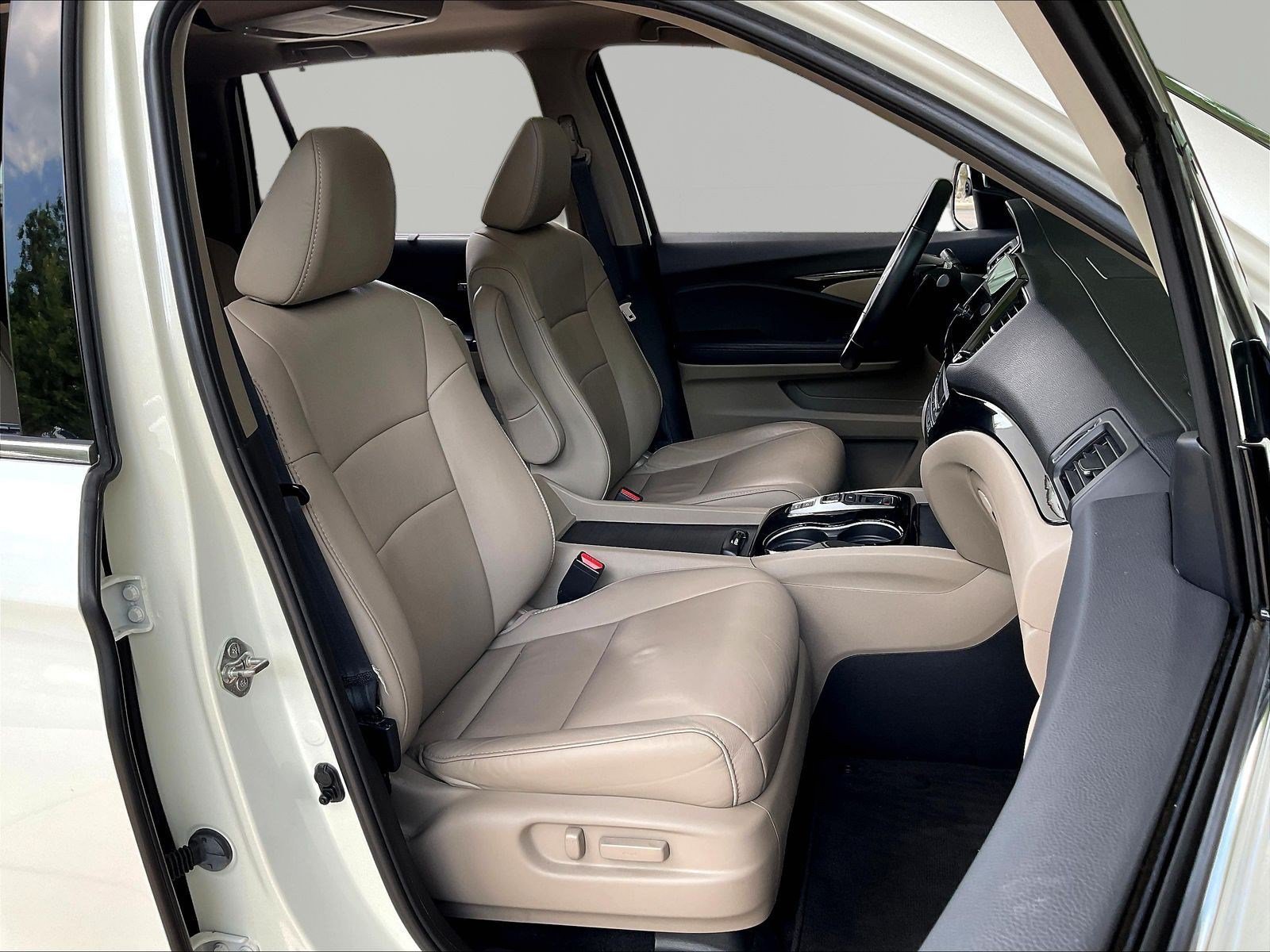 Used 2019 Honda Pilot Touring image 30