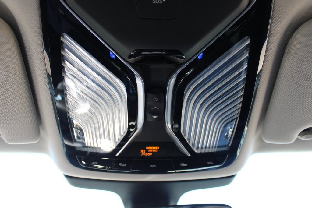 Used 2018 BMW 750i image 24