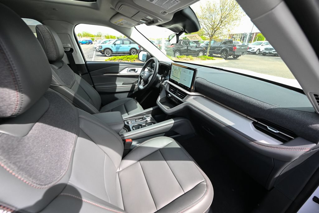 New 2026 Ford Explorer Active w/ Active Comfort Package AWD/4WD image 23