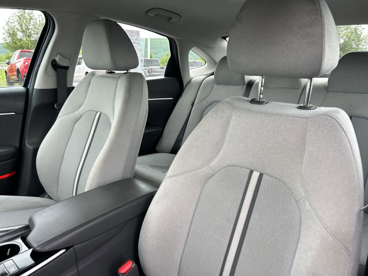 Used 2022 Hyundai Sonata SE w/ Preferred Accessory Package FWD image 21