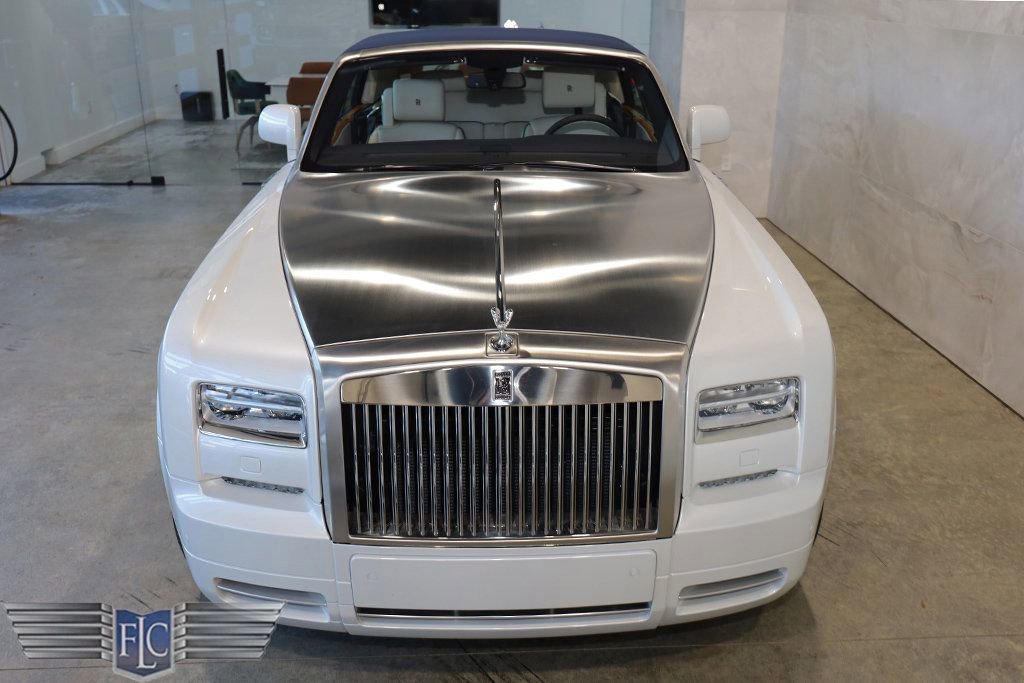 Used 2017 Rolls-Royce Phantom Drophead Coupe image 13