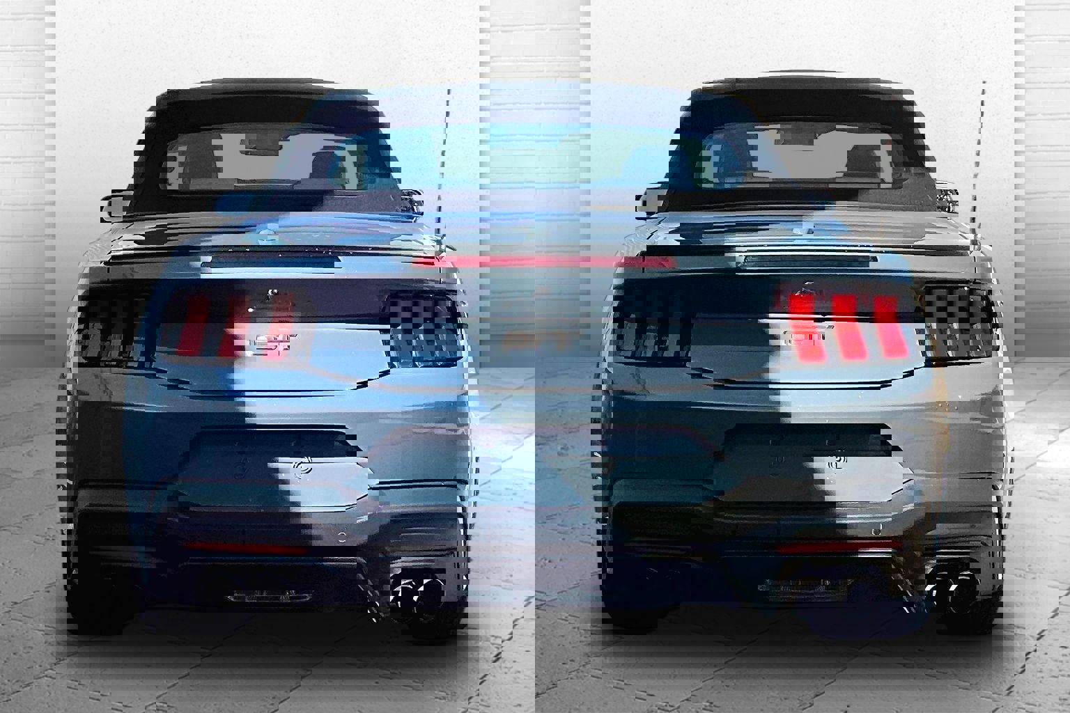 Used 2025 Ford Mustang GT Premium image 3