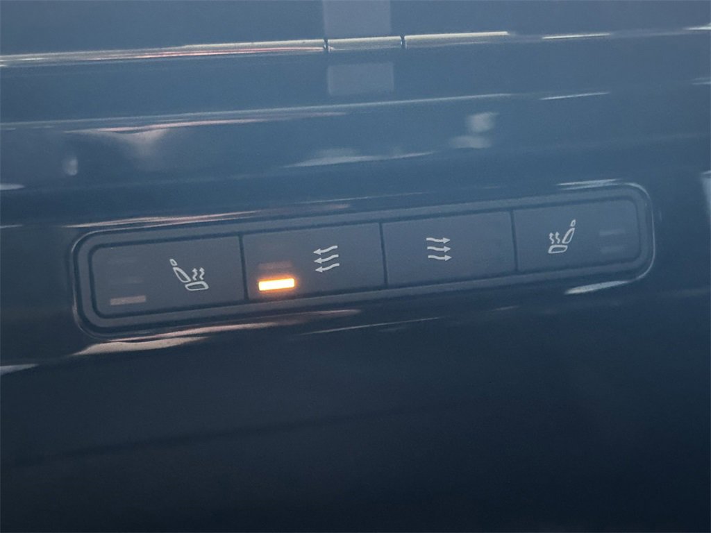 Used 2024 Land Rover Range Rover Sport SE image 25