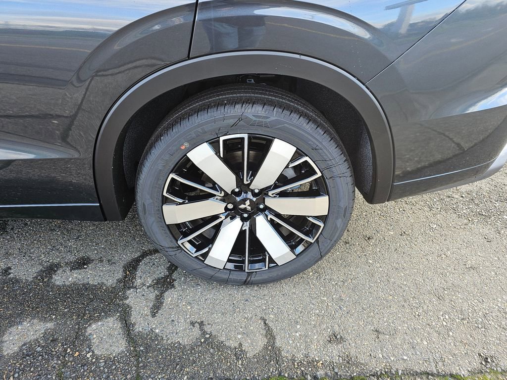 New 2026 Mitsubishi Outlander SEL image 9