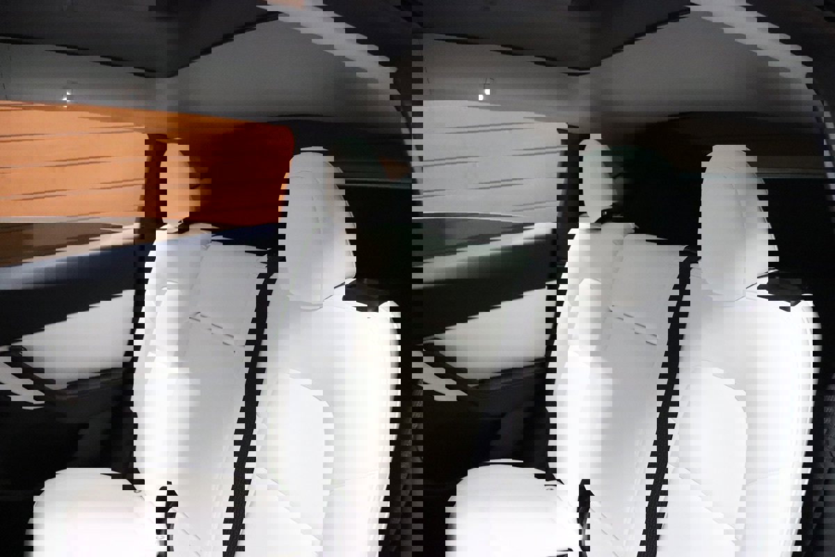 Used 2022 Tesla Model Y Long Range image 25