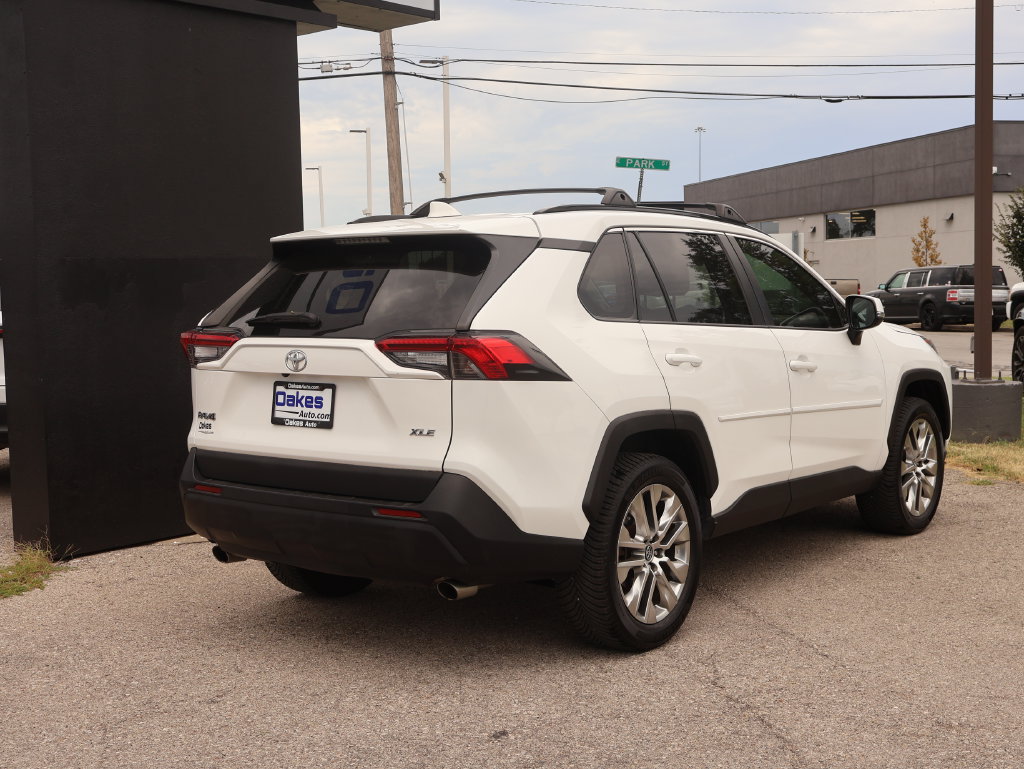 Used 2020 Toyota RAV4 XLE Premium FWD image 6