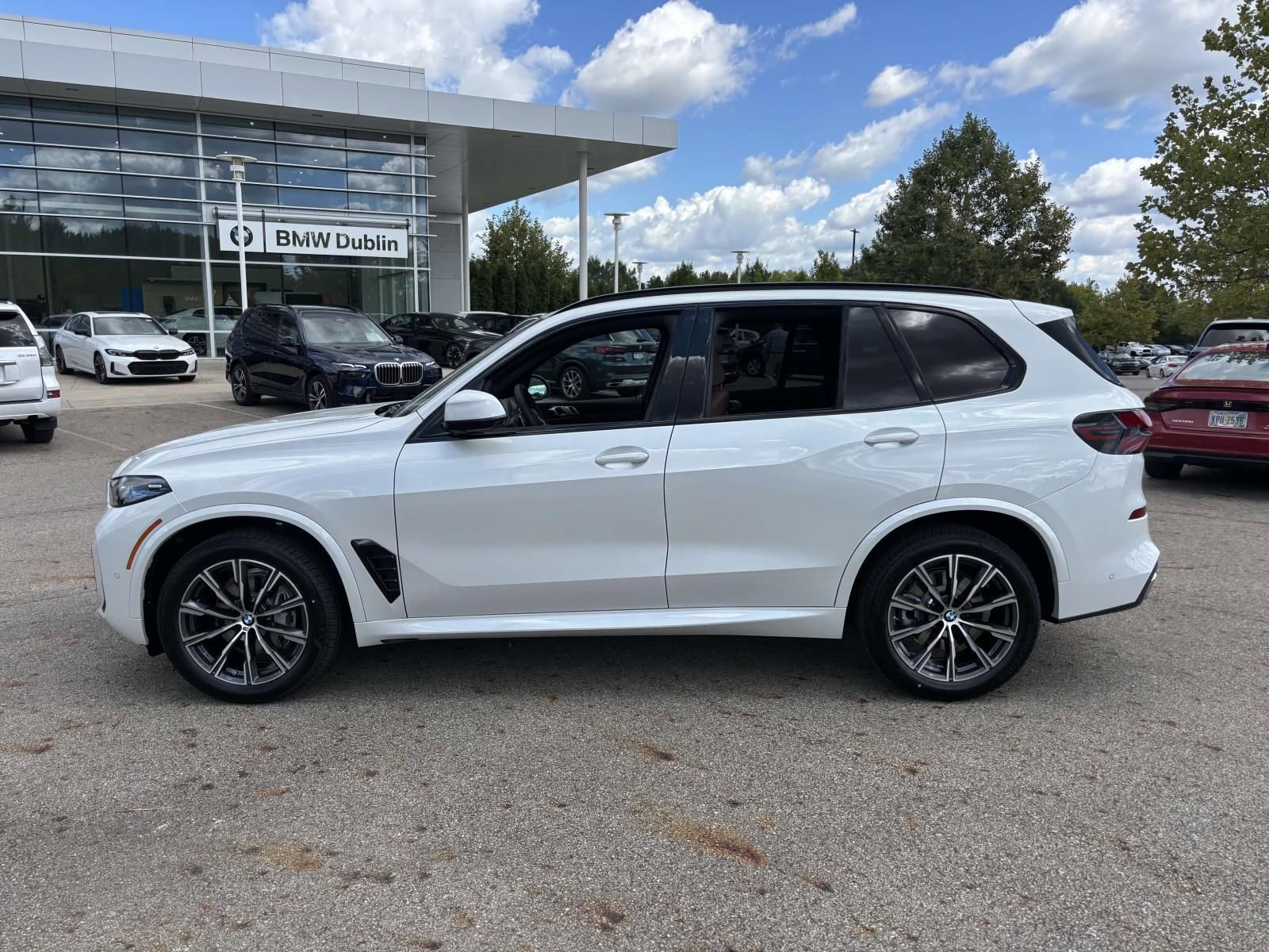 New 2026 BMW X5 xDrive40i w/ M Sport Package image 4