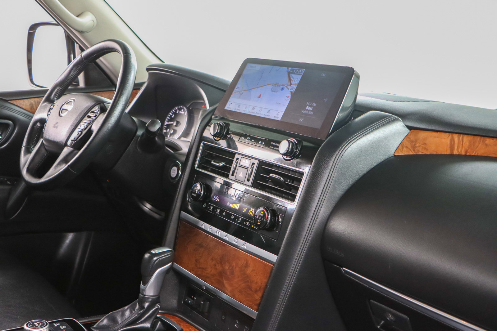 Used 2024 Nissan Armada SL image 28