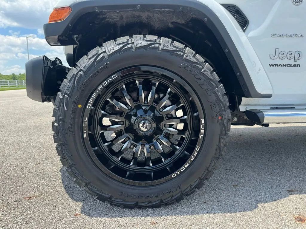 Used 2024 Jeep Wrangler Unlimited Sahara AWD/4WD image 30