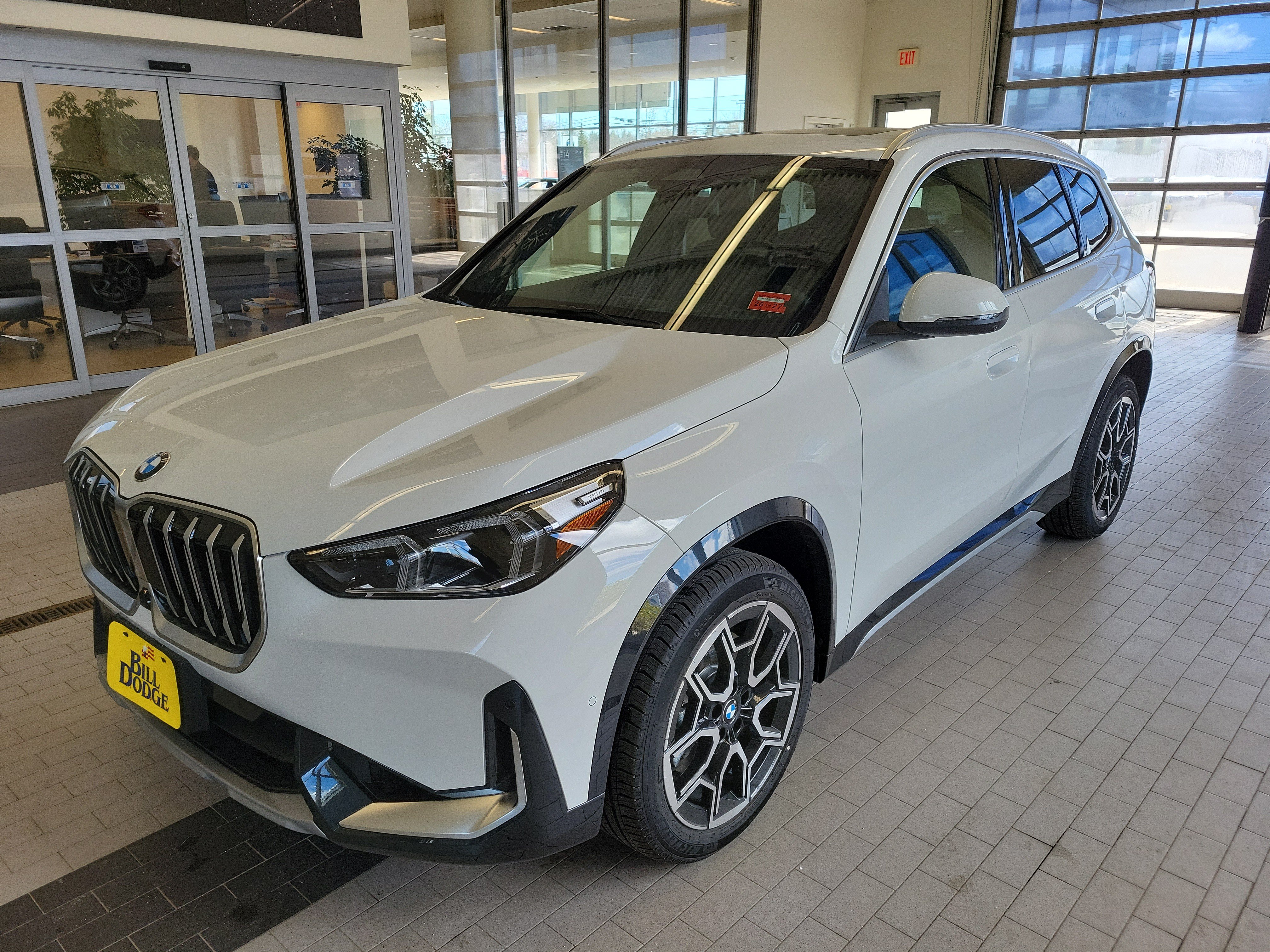 Used 2026 BMW X1 xDrive28i w/ Technology Package AWD/4WD image 1