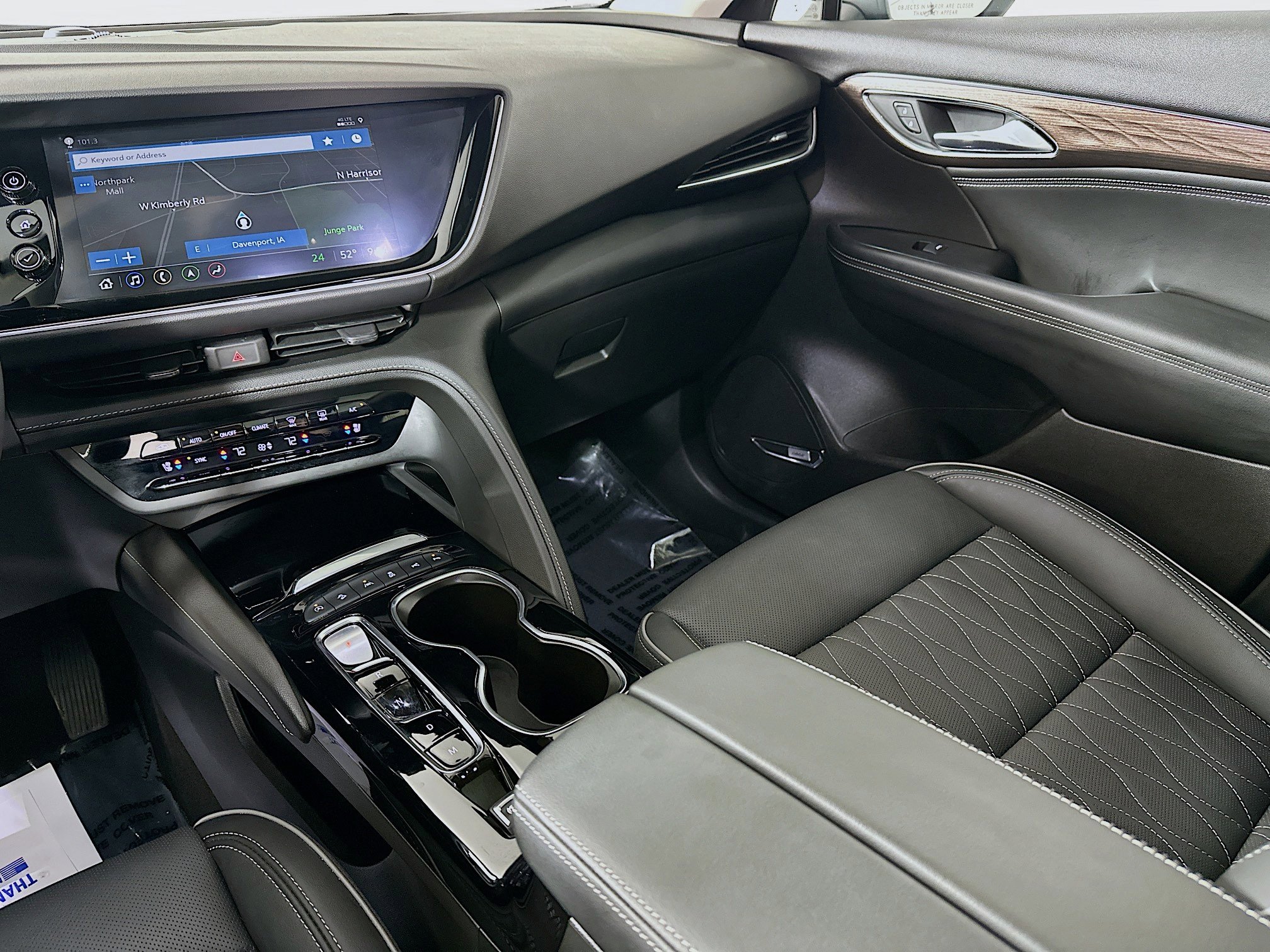 Used 2023 Buick Envision Avenir AWD/4WD image 25