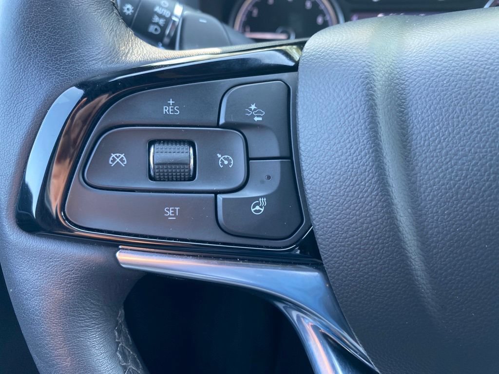 Used 2024 Buick Enclave Essence w/ Sport Touring Edition FWD image 18
