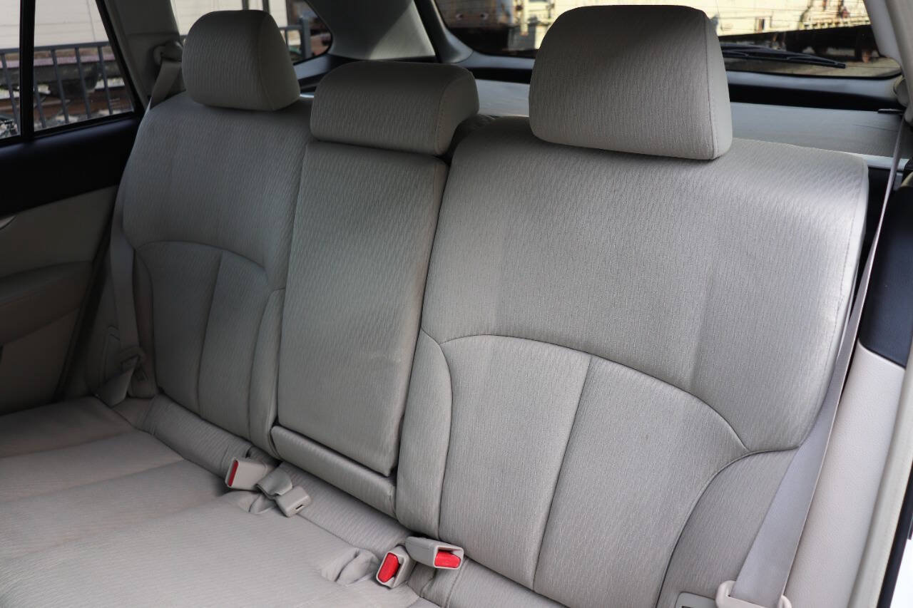 Used 2011 Subaru Outback 2.5i Premium AWD/4WD image 24