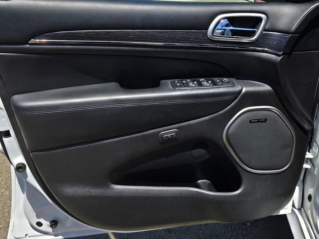 Used 2018 Jeep Grand Cherokee High Altitude AWD/4WD image 11