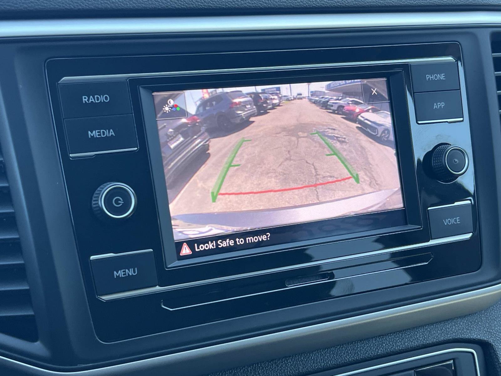Certified 2023 Volkswagen Atlas SE FWD image 14