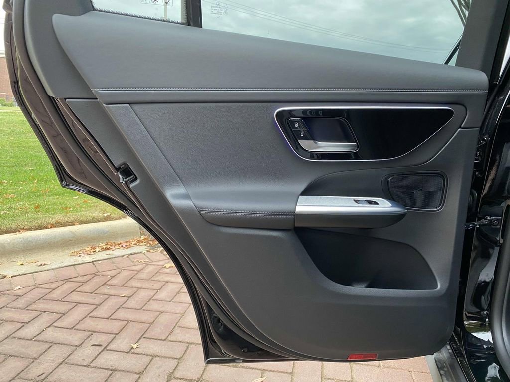 Certified 2025 Mercedes-Benz GLC 300 4MATIC image 17