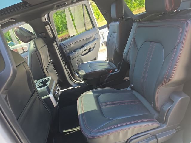 Used 2022 Ford Expedition Limited AWD/4WD image 16
