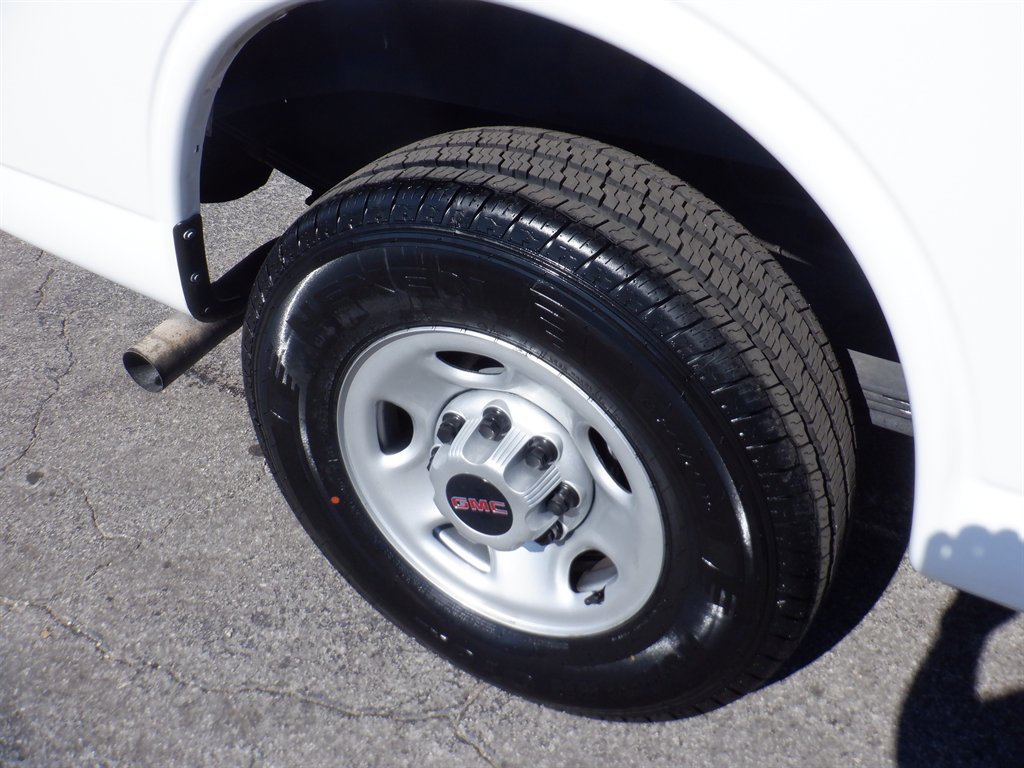 Used 2023 GMC Savana 2500 w/ Driver Convenience Package image 10