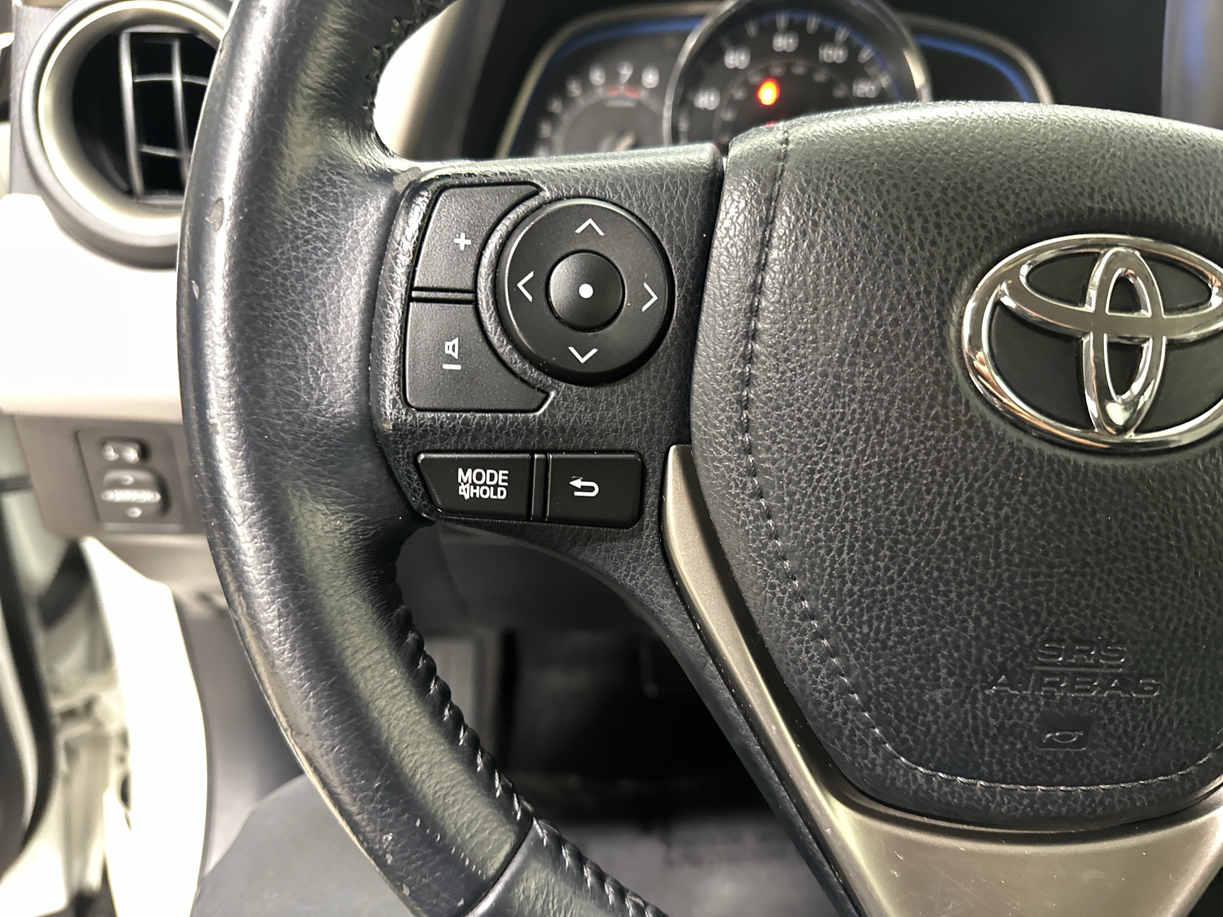 Used 2015 Toyota RAV4 Limited AWD/4WD image 21