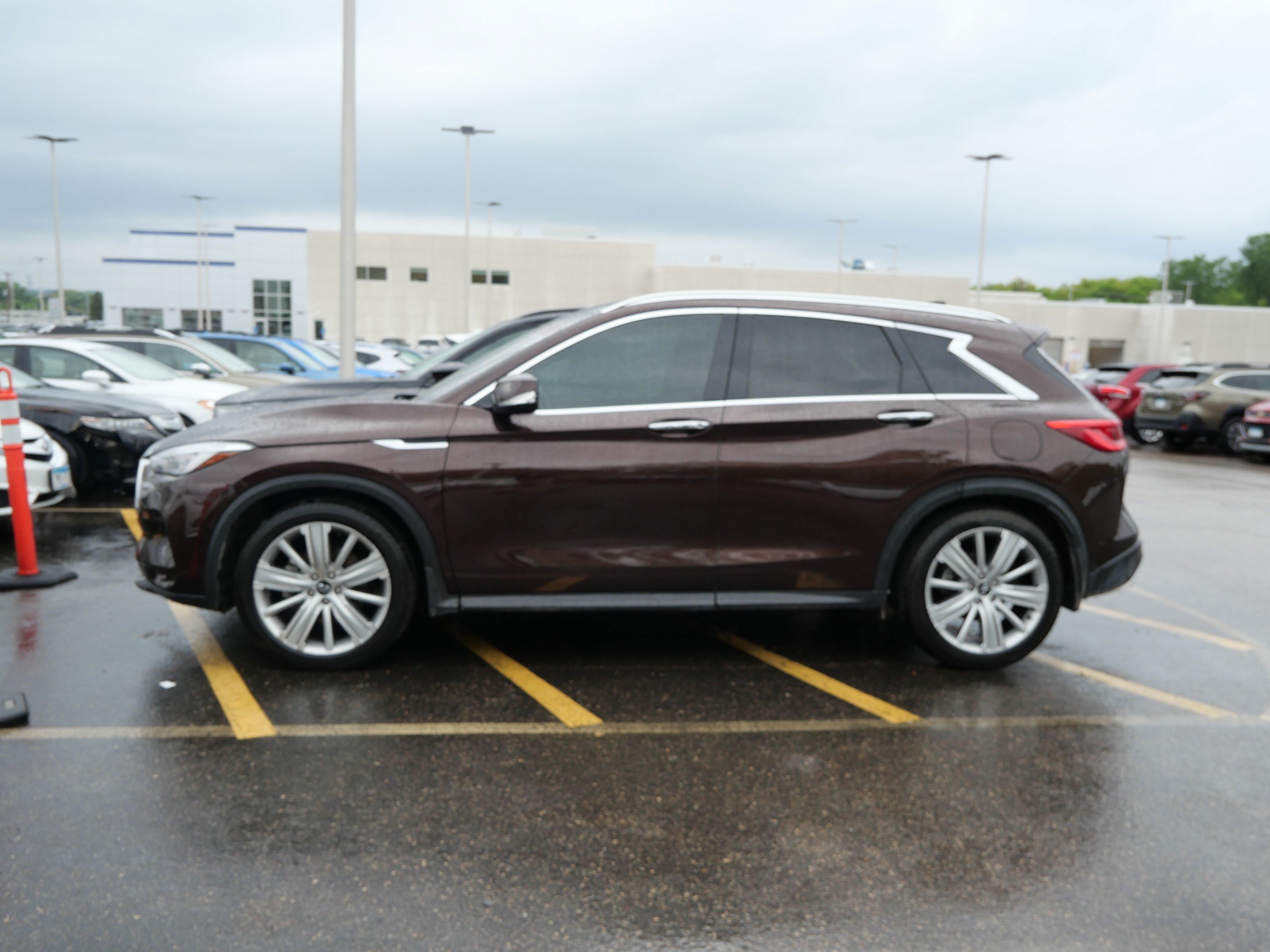 Used 2021 INFINITI QX50 Sensory AWD/4WD image 2