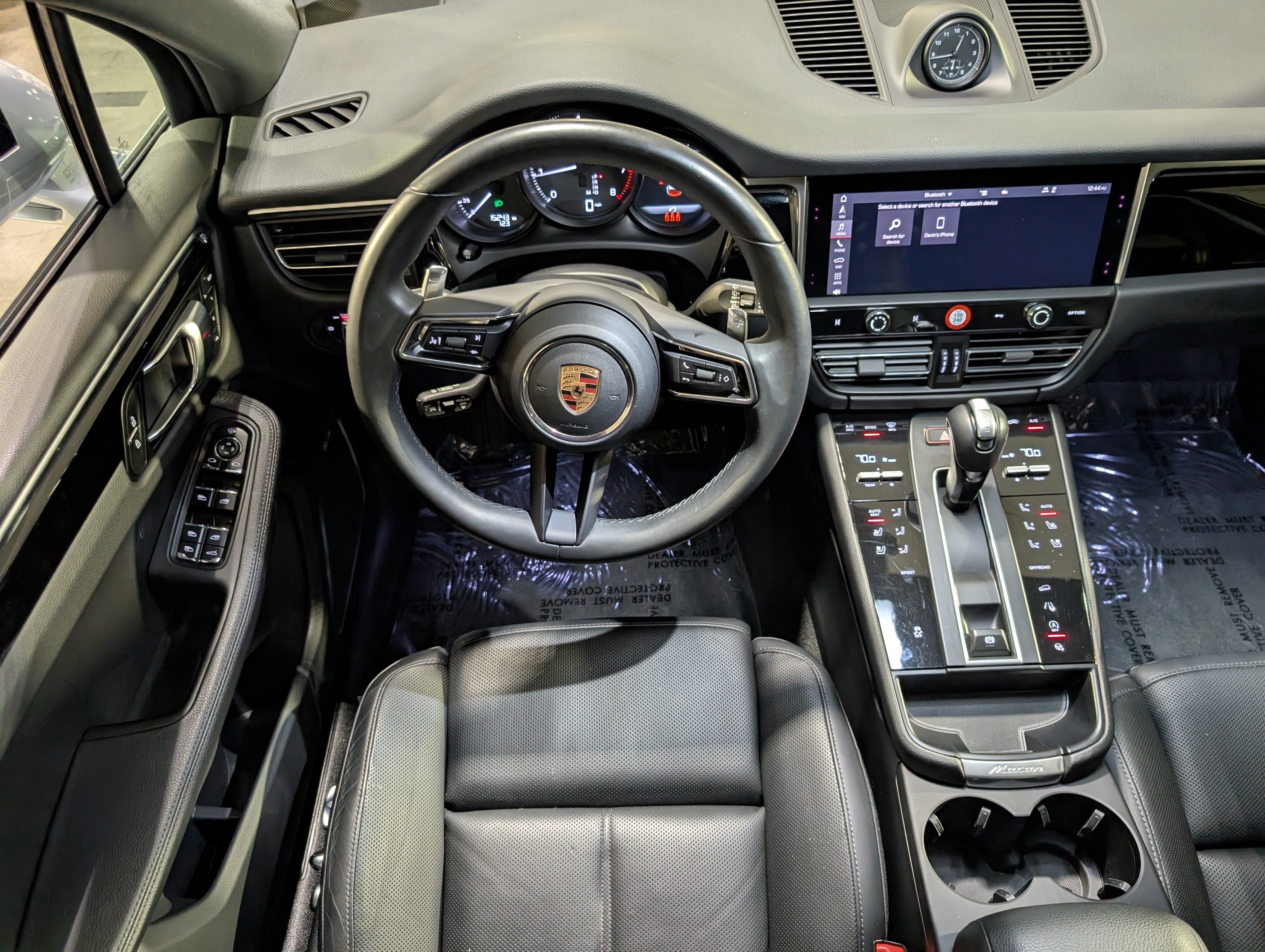 Certified 2023 Porsche Macan Turbo AWD/4WD image 6