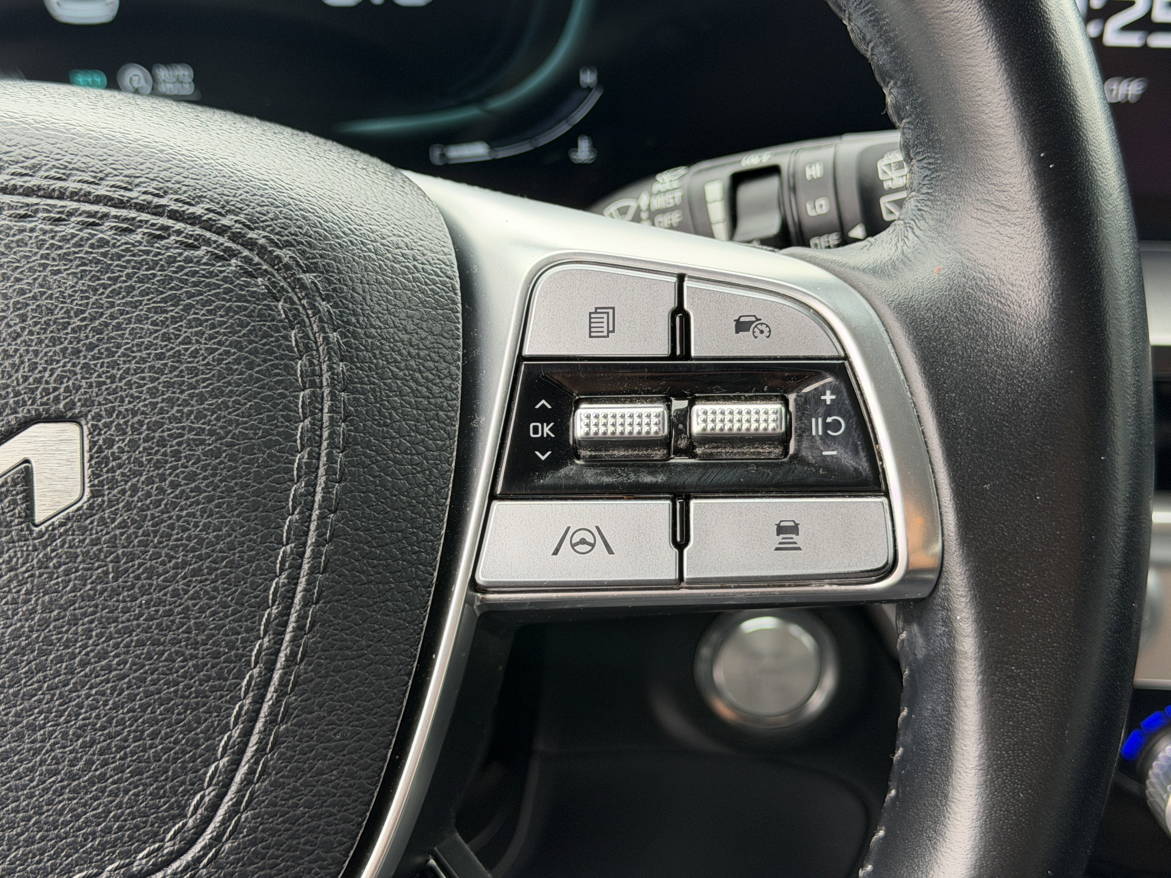 Used 2023 Kia Telluride S AWD/4WD image 20