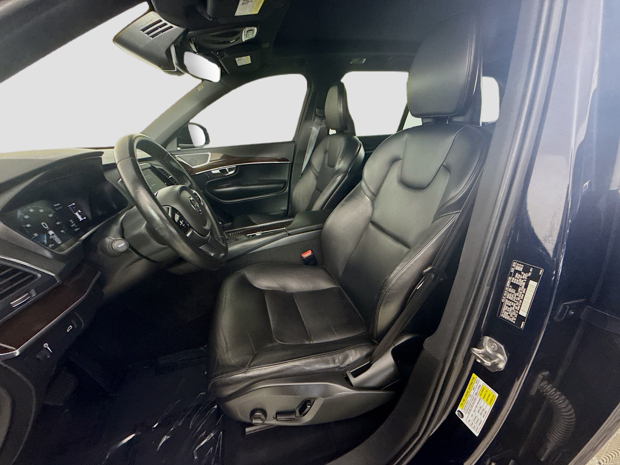 Used 2019 Volvo XC90 T5 Momentum w/ Protection Package Premier FWD image 22