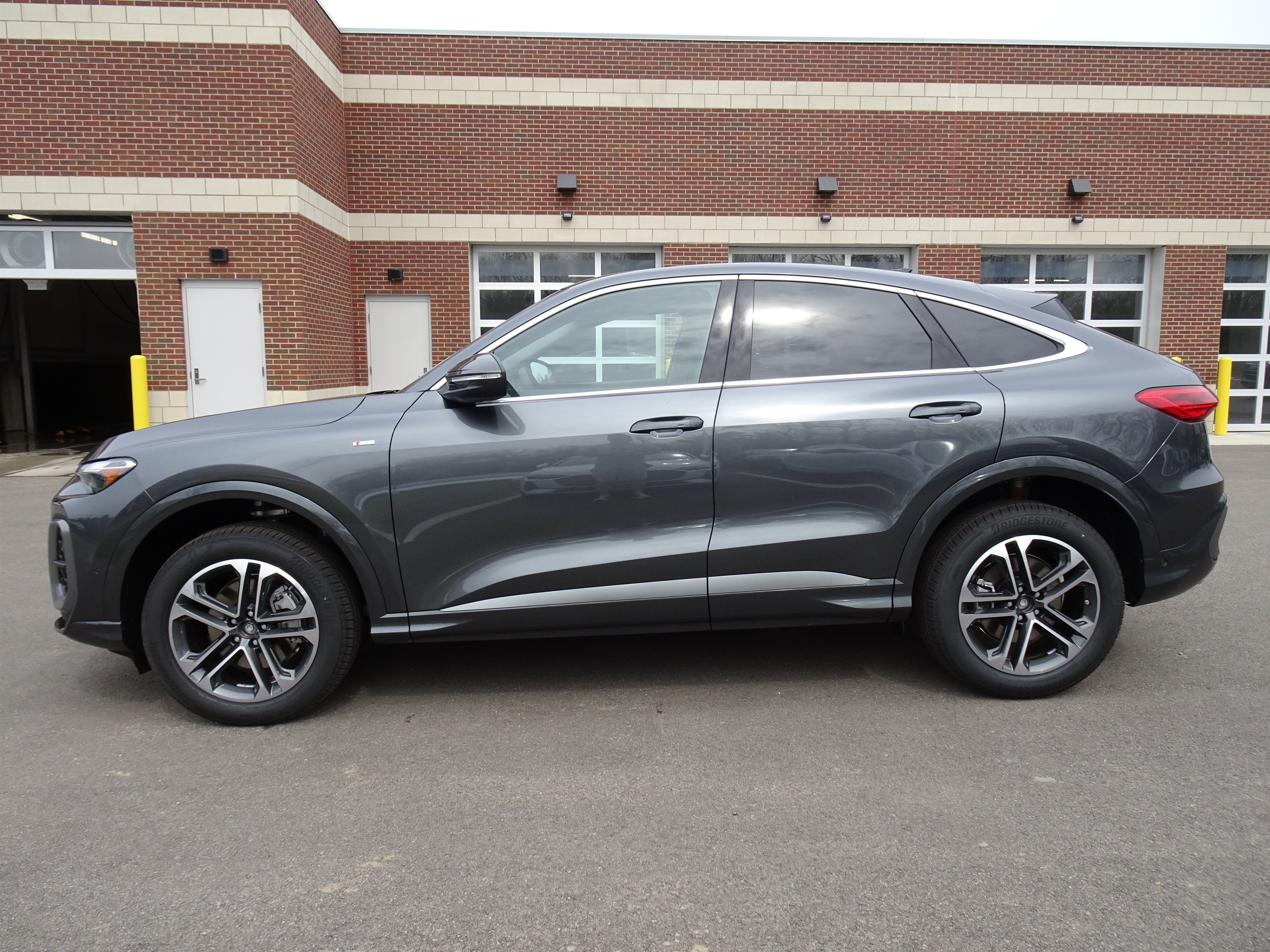 New 2026 Audi Q5 Premium AWD/4WD image 2