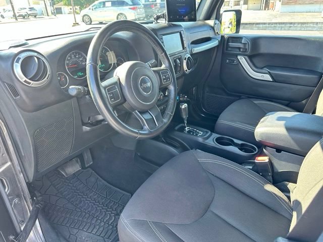 Used 2017 Jeep Wrangler Unlimited Sahara AWD/4WD image 13