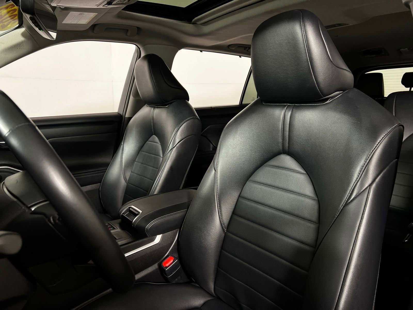 Certified 2023 Toyota Highlander XLE image 13