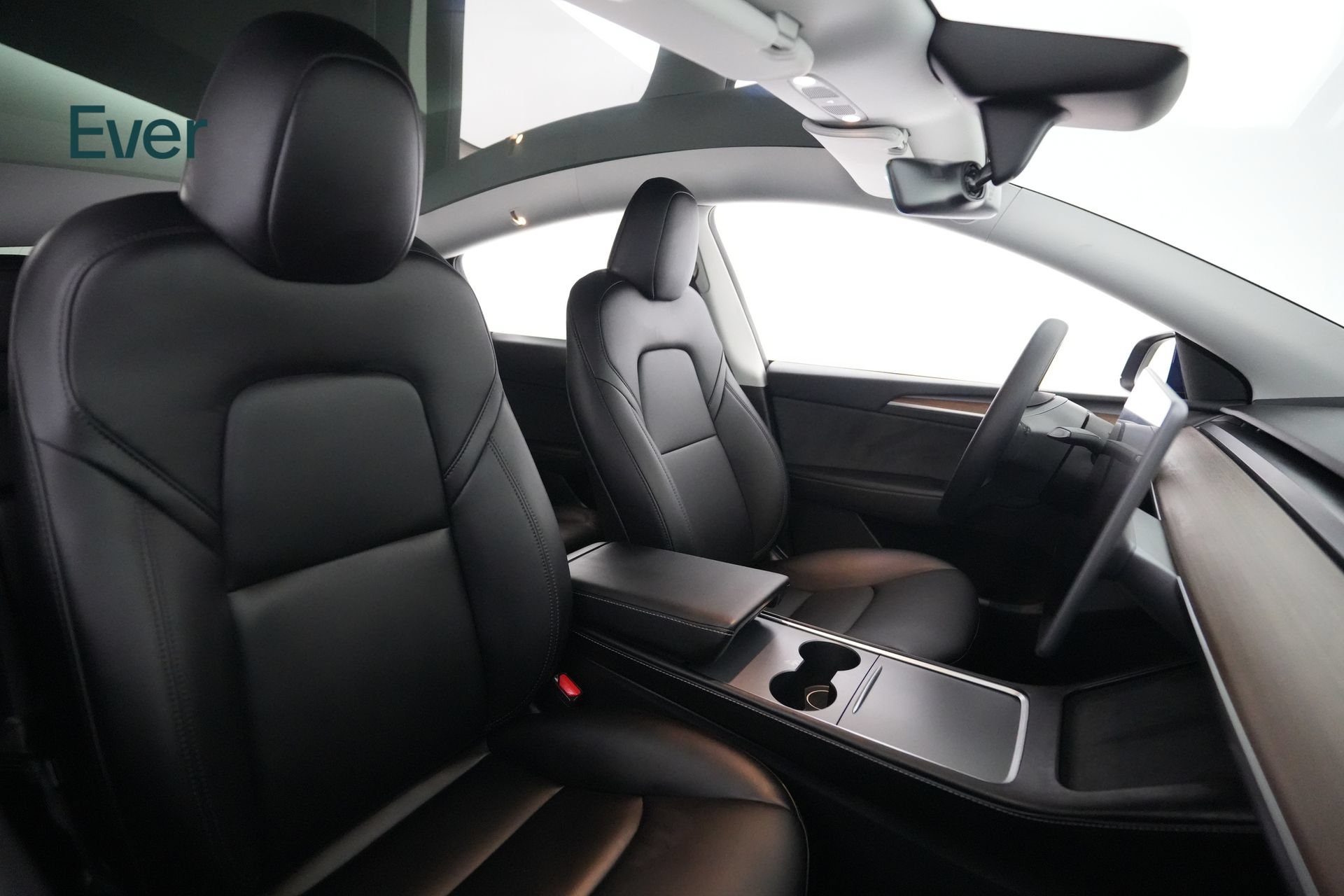 Used 2024 Tesla Model Y 2WD image 23