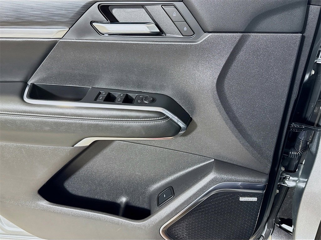 Used 2025 GMC Acadia Elevation image 15