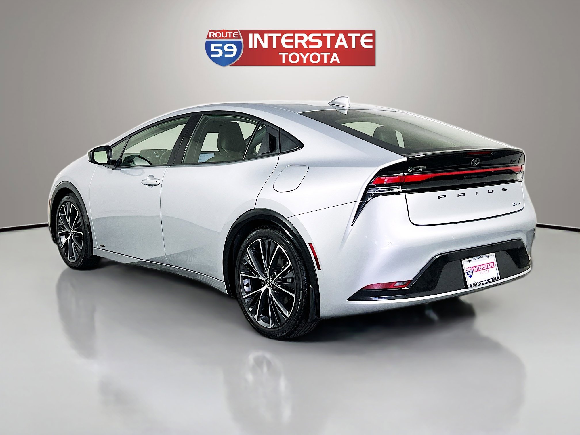 Used 2025 Toyota Prius XLE image 5