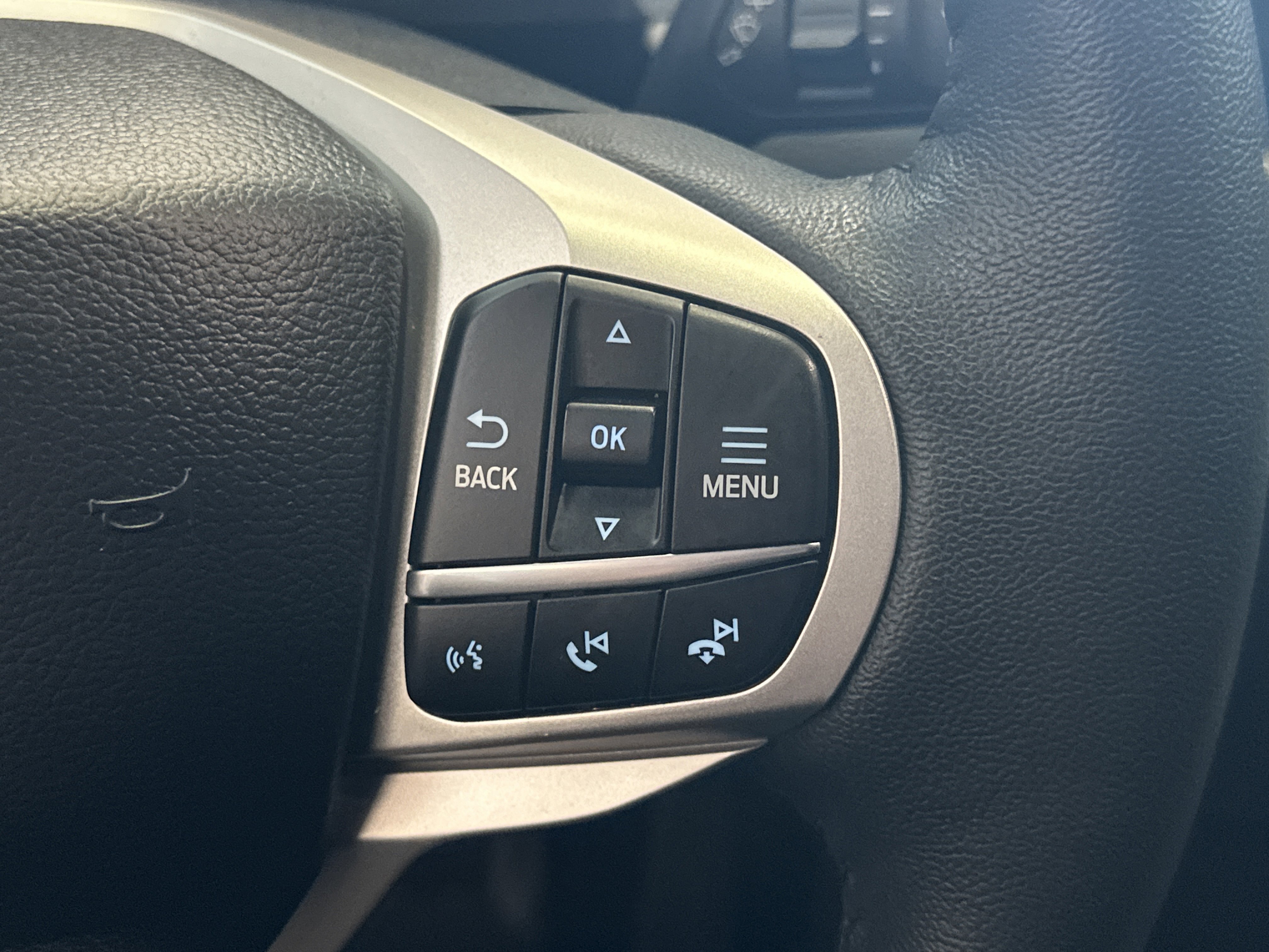 Used 2023 Ford Explorer XLT w/ Equipment Group 202A image 33