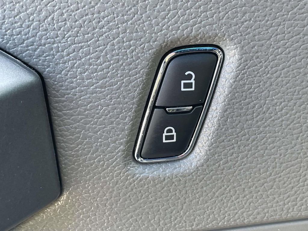 Used 2019 Ford F150 XLT w/ Equipment Group 301A Mid image 17