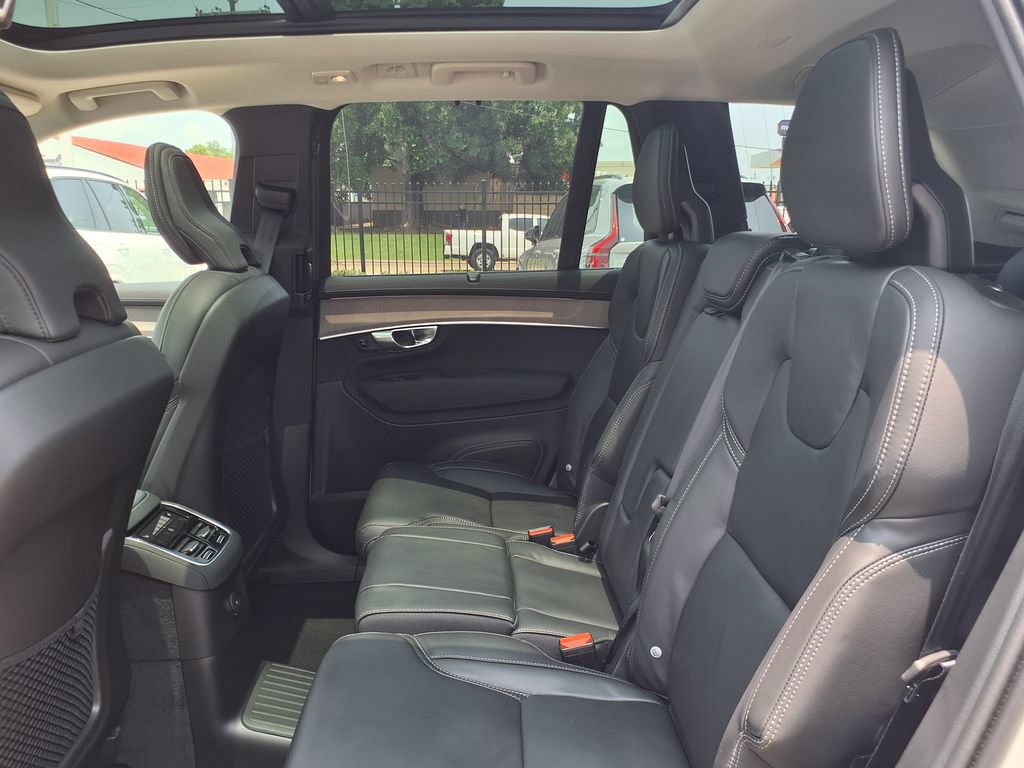 New 2026 Volvo XC90 T8 Ultra w/ Protection Package Premier AWD/4WD image 16