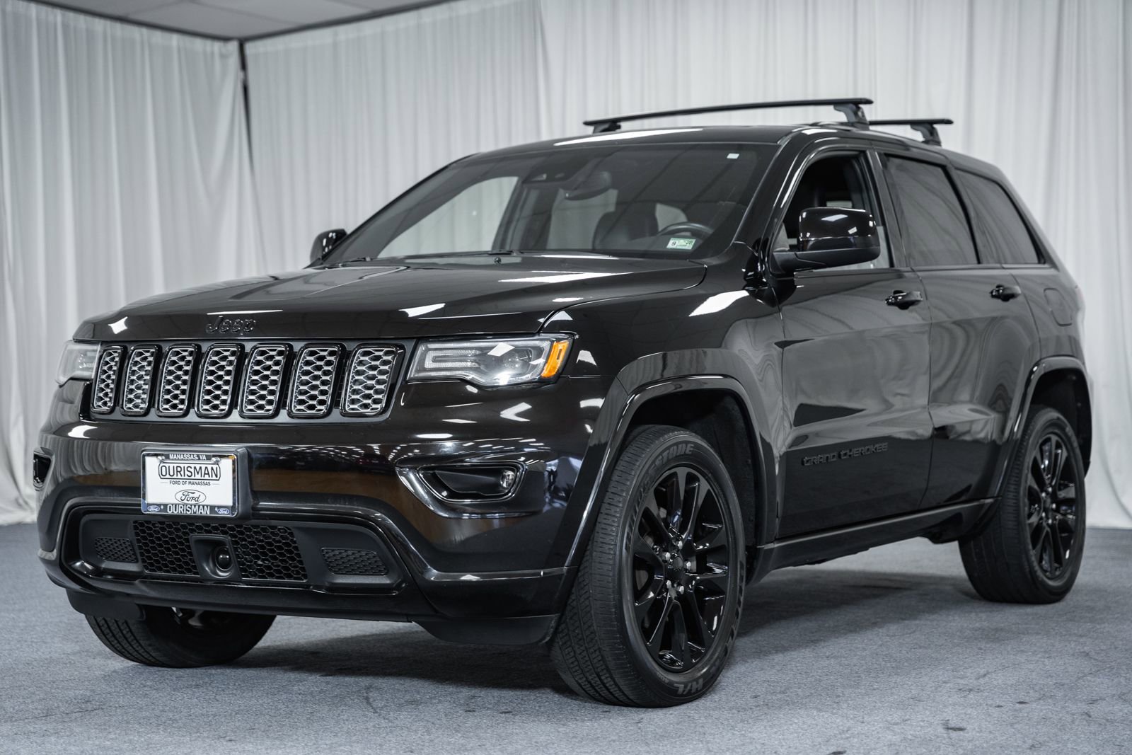 Used 2020 Jeep Grand Cherokee Altitude AWD/4WD image 3