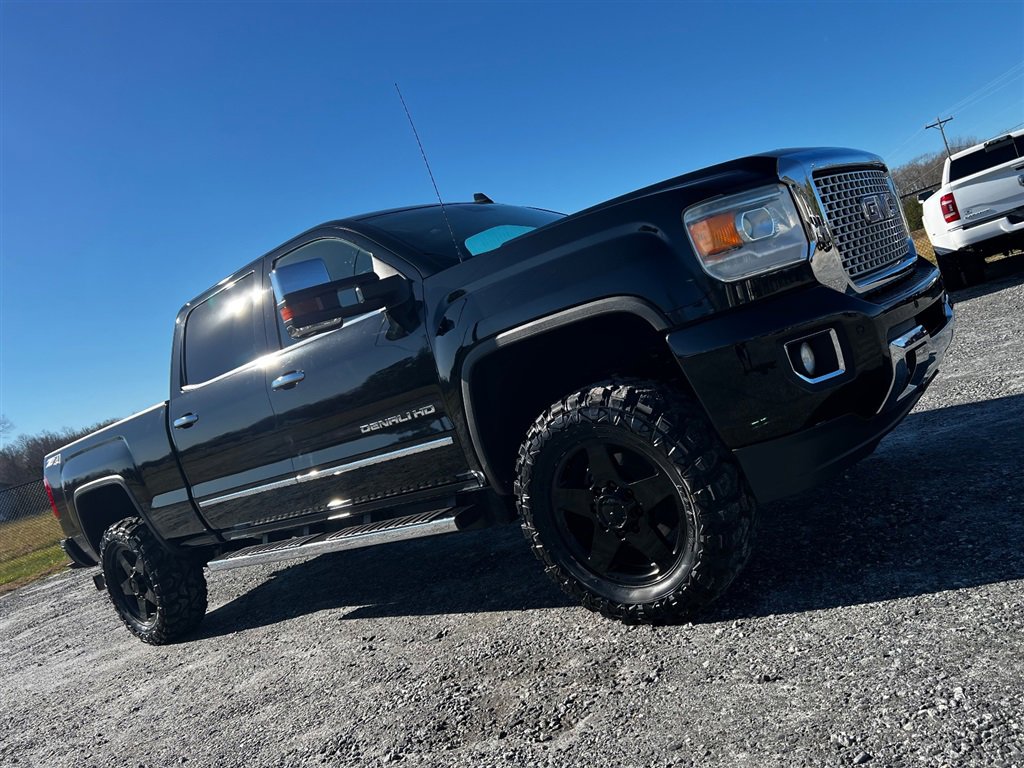 Used 2015 GMC Sierra 2500 Denali w/ Duramax Plus Package image 32