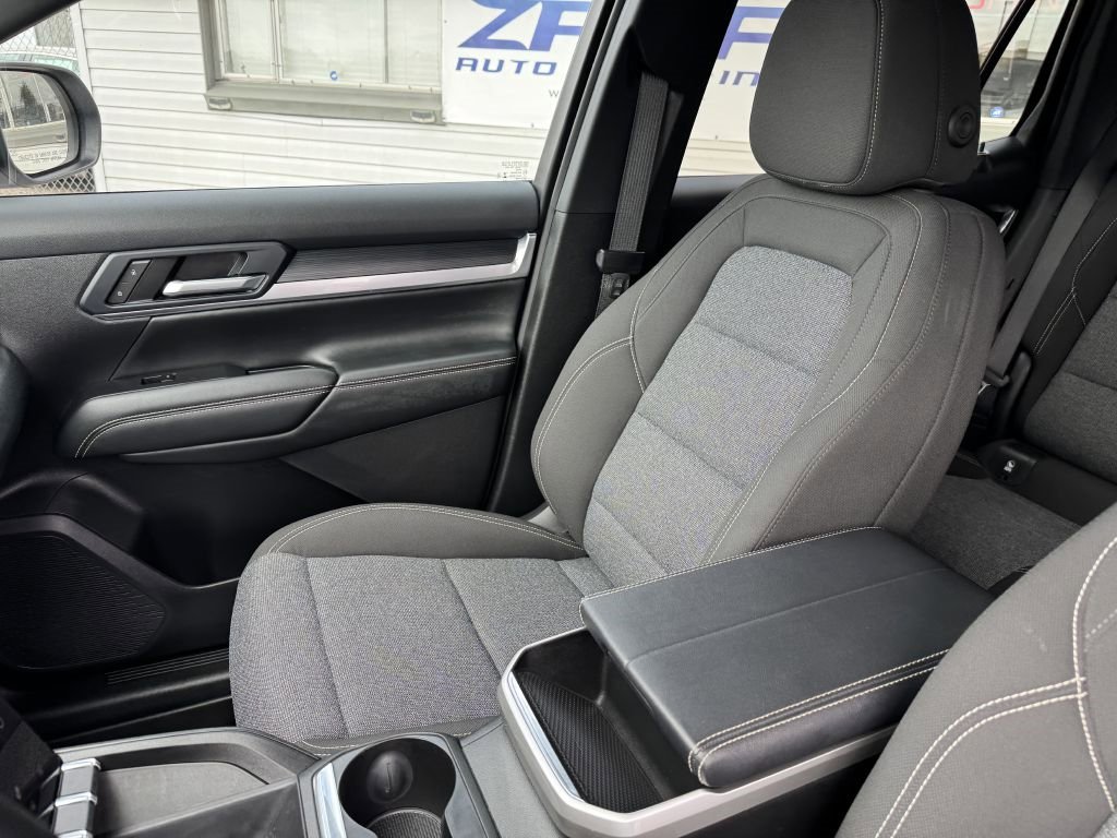 Used 2025 GMC Terrain Elevation image 13