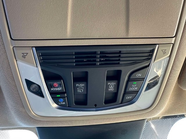 Certified 2024 Acura MDX w/ Technology Package AWD/4WD image 38