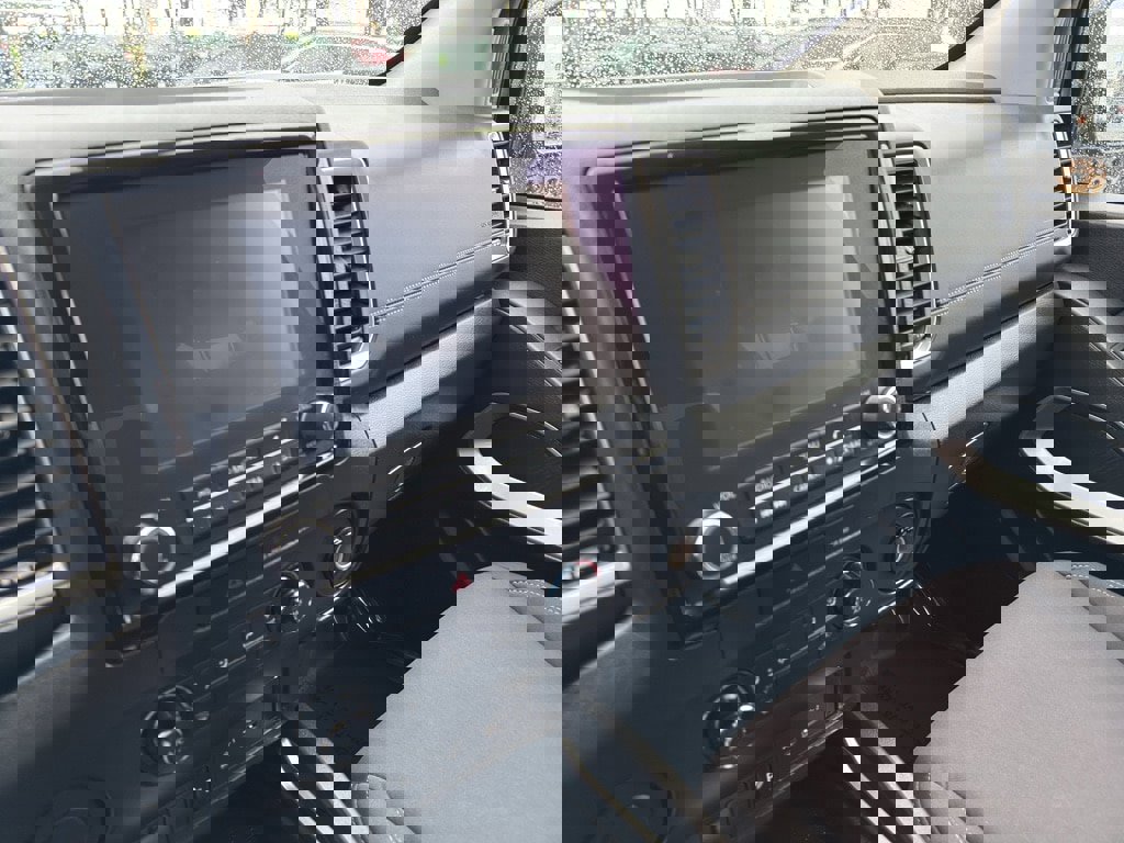 Used 2022 Nissan Frontier SV w/ Technology Package image 14