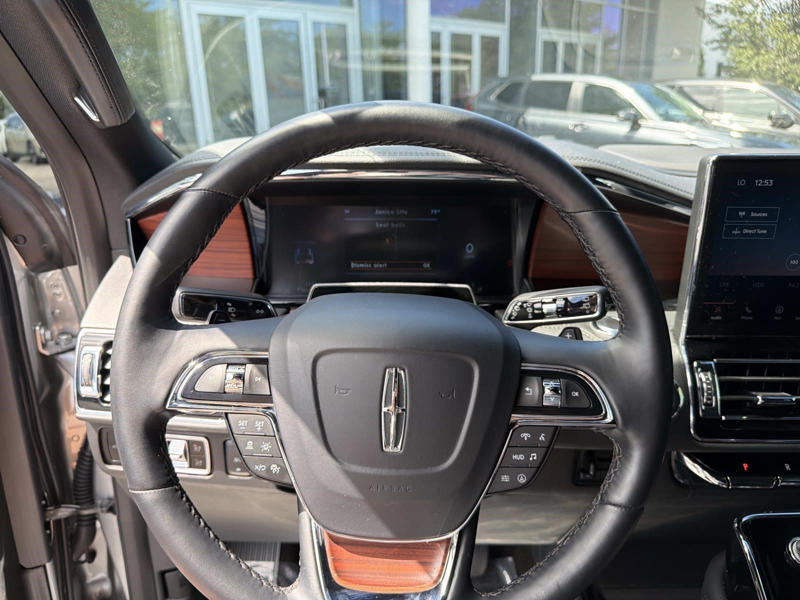 Used 2023 Lincoln Navigator Reserve AWD/4WD image 24