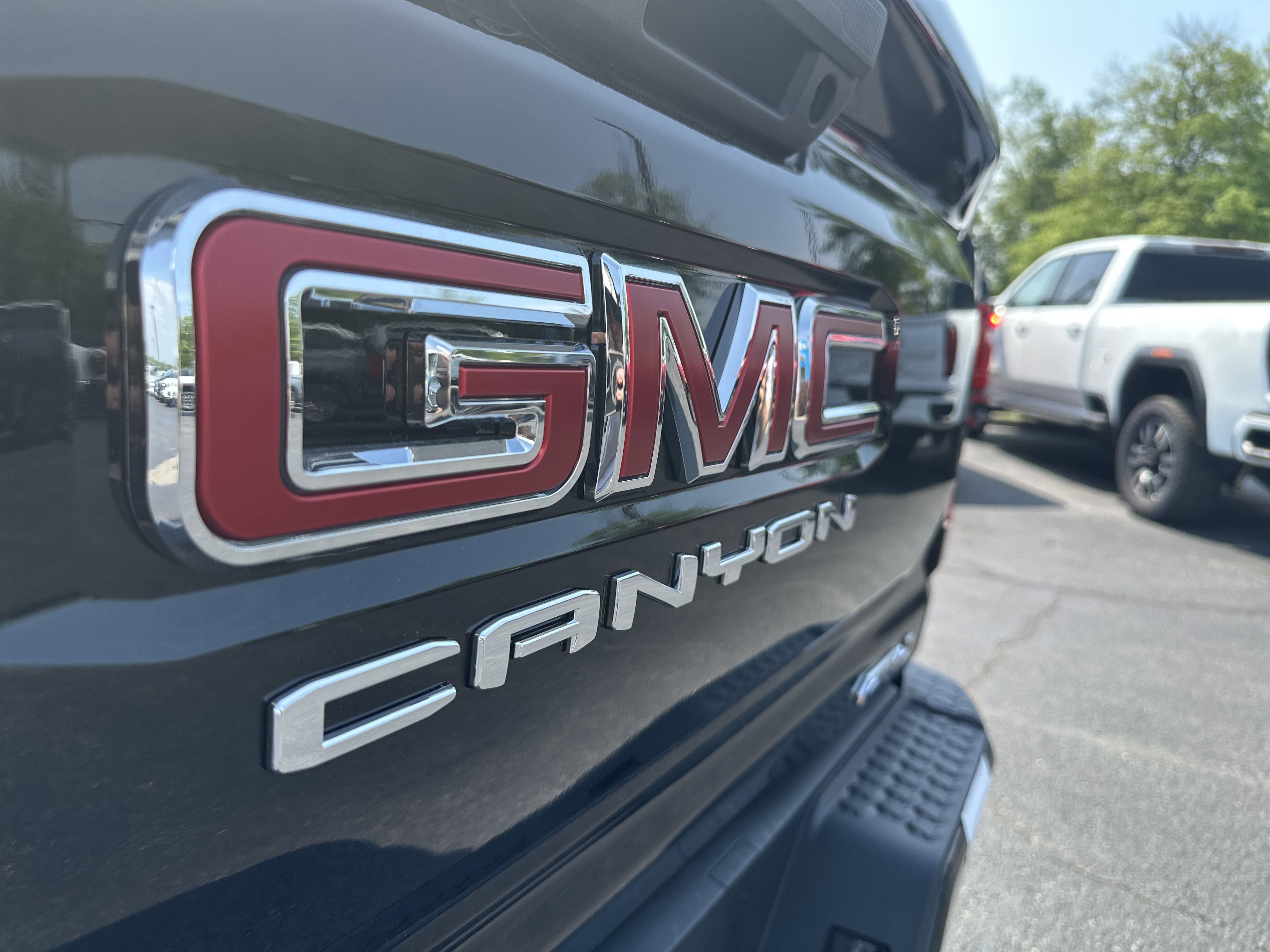 New 2025 GMC Canyon AT4 w/ Technology Plus Package image 33