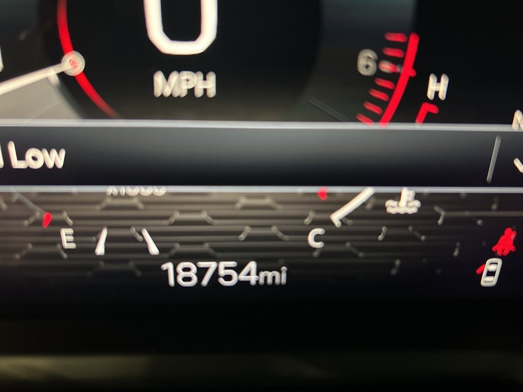 Used 2024 GMC Acadia Elevation w/ Black Edition image 11