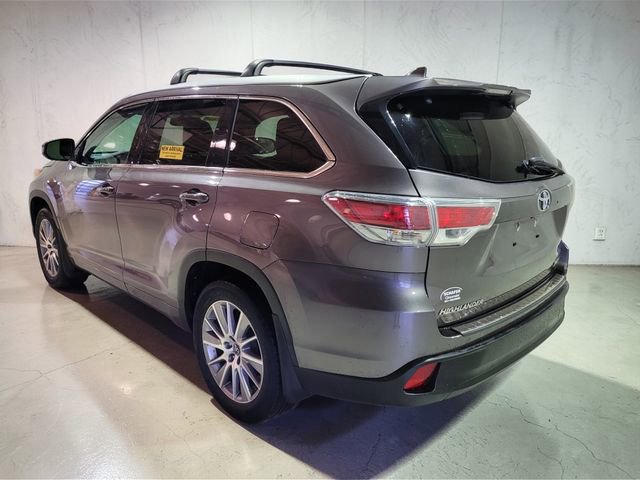 Used 2016 Toyota Highlander XLE image 19