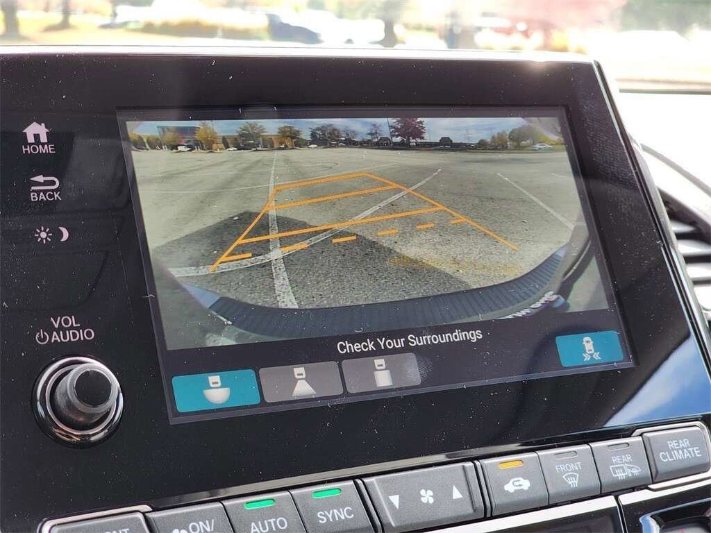 Certified 2024 Honda Odyssey EX image 7