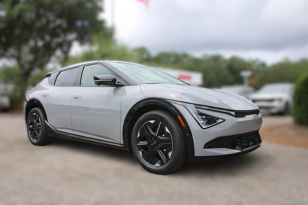 New 2026 Kia EV6 Wind RWD image 3
