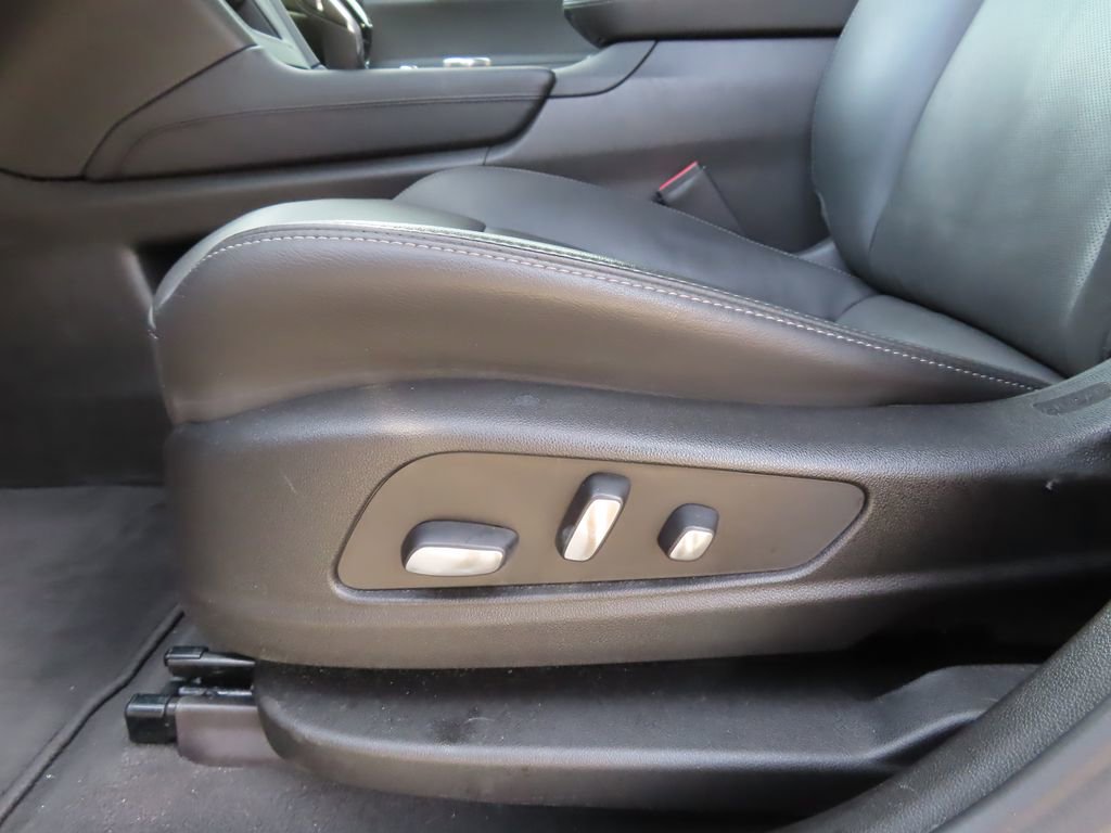 Certified 2024 Cadillac XT6 Premium Luxury image 8